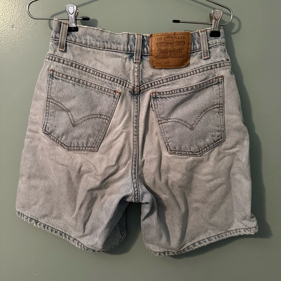 Levi's Denim with Classic Brown Label - Picture 1 of 8